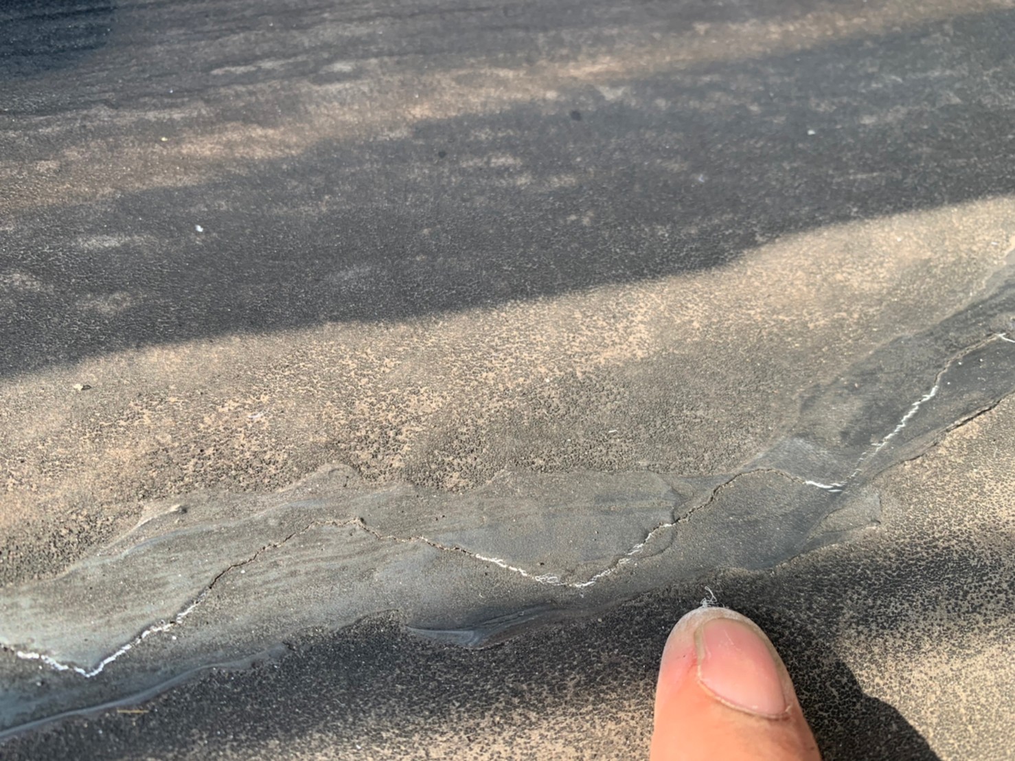 補修箇所も割れています